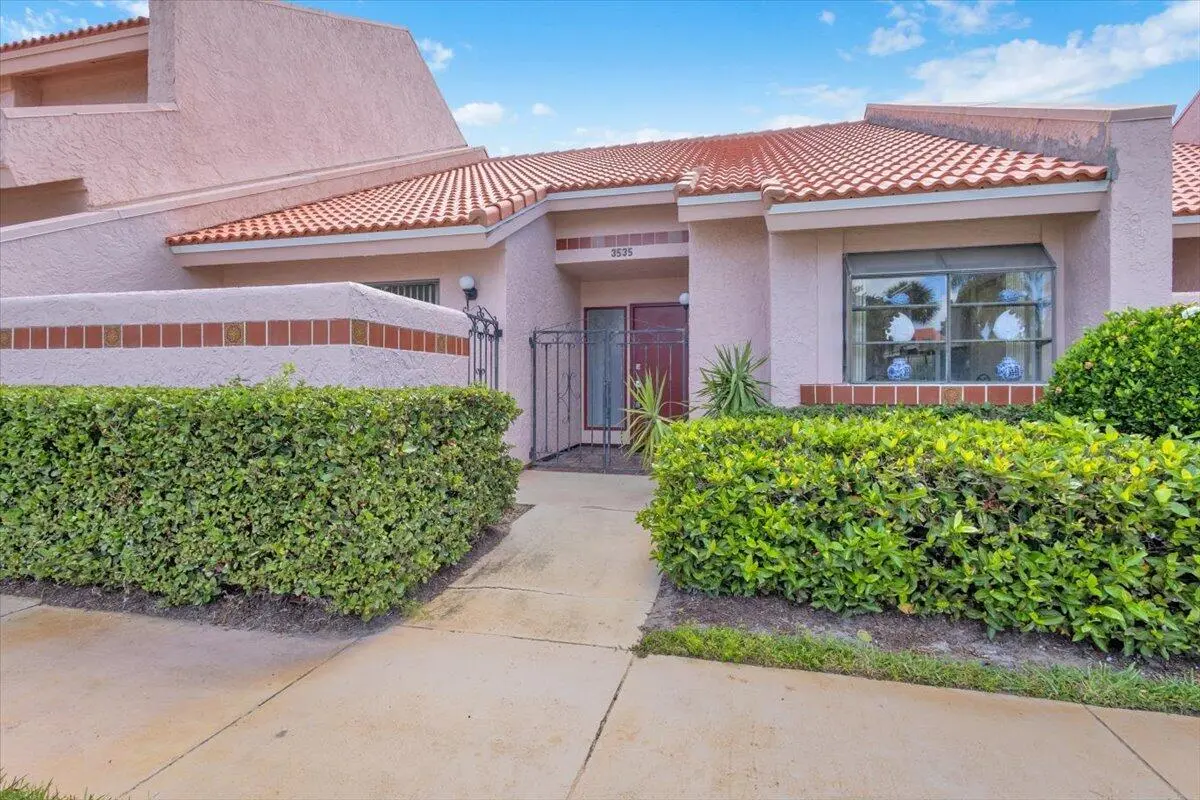 62-GG3A4888 at 3535 SE Sandpiper Circle, Port St. Lucie