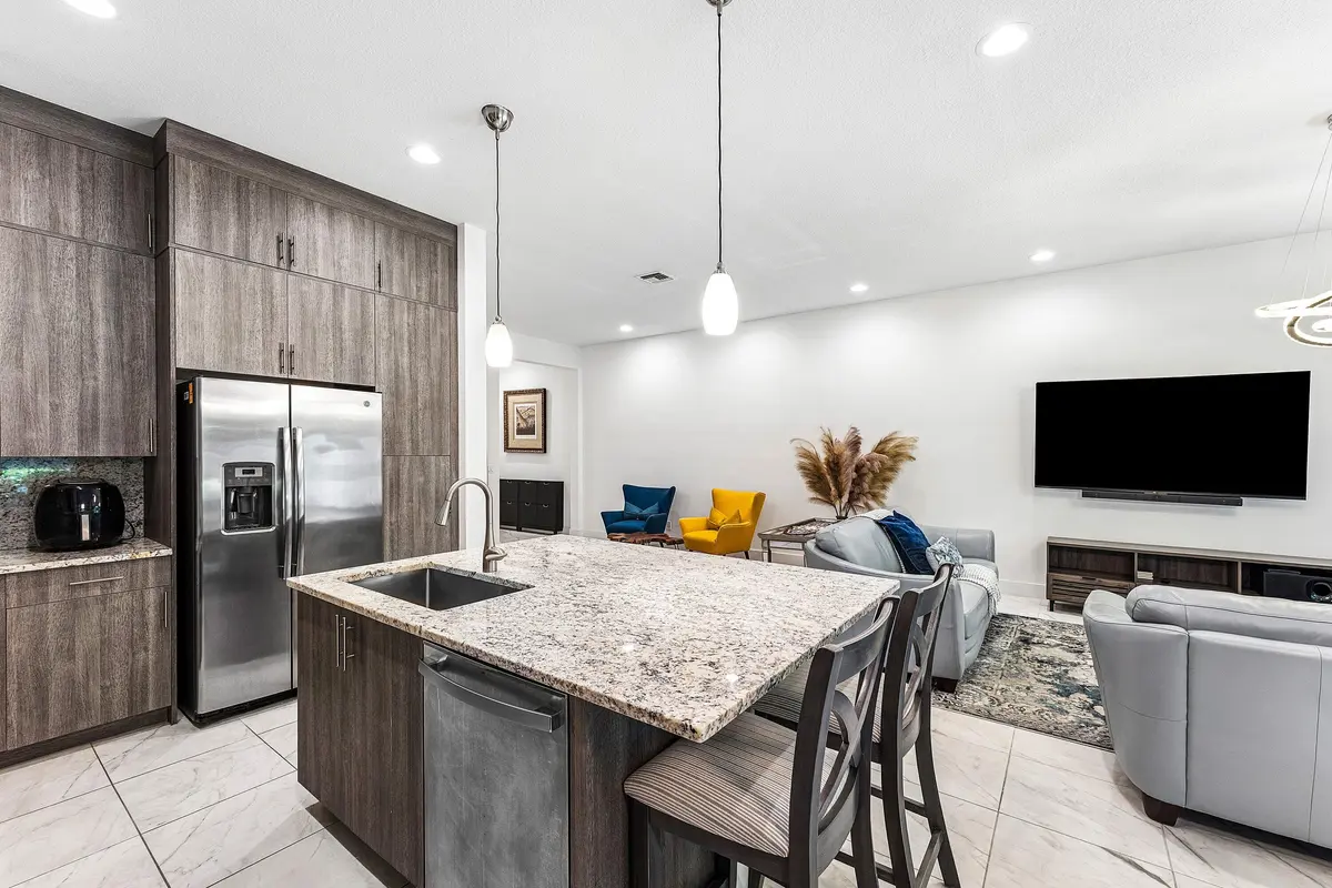 Open Kitchen at 4821 Pointe Midtown Road, Palm Beach Gardens