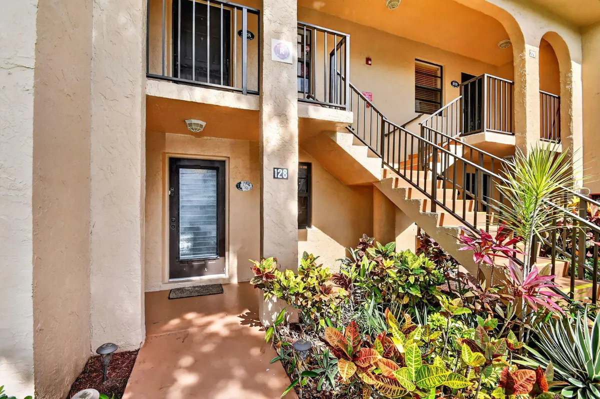 4-web-or-mls-DSC_1641 at 145 Lake Nancy Lane 128, West Palm Beach