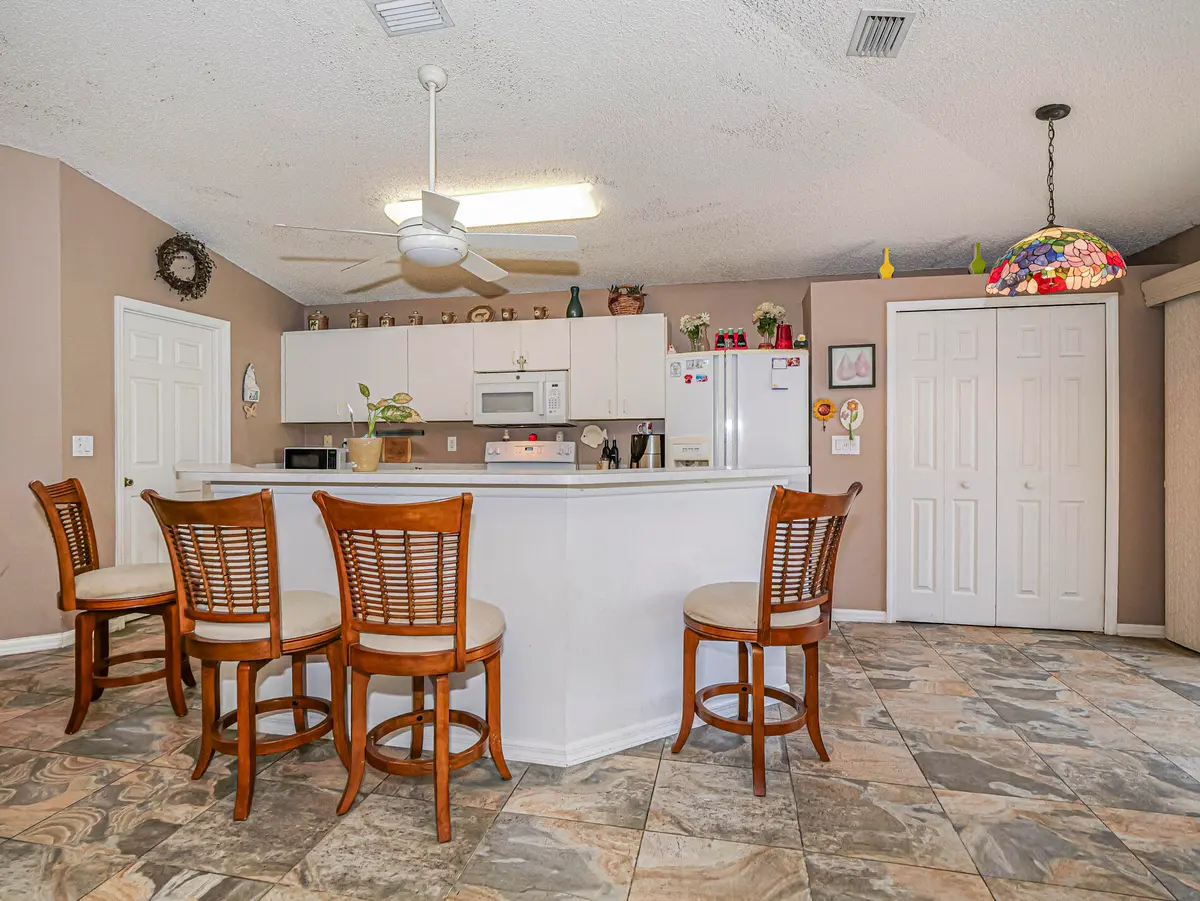12 Waterford Lakes at 1360 10th Manor, Vero Beach