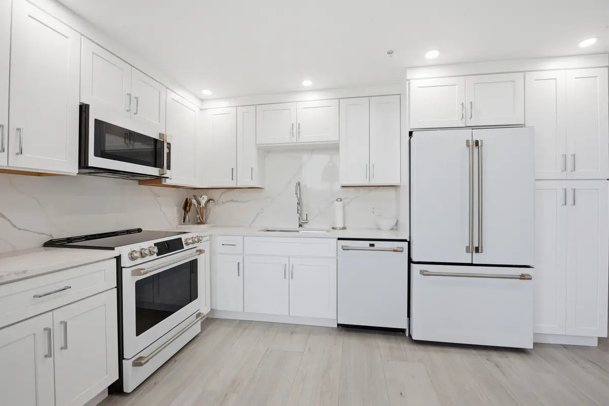 GE Cafe Appliances at 7768 Lakeside Boulevard 515, Boca Raton