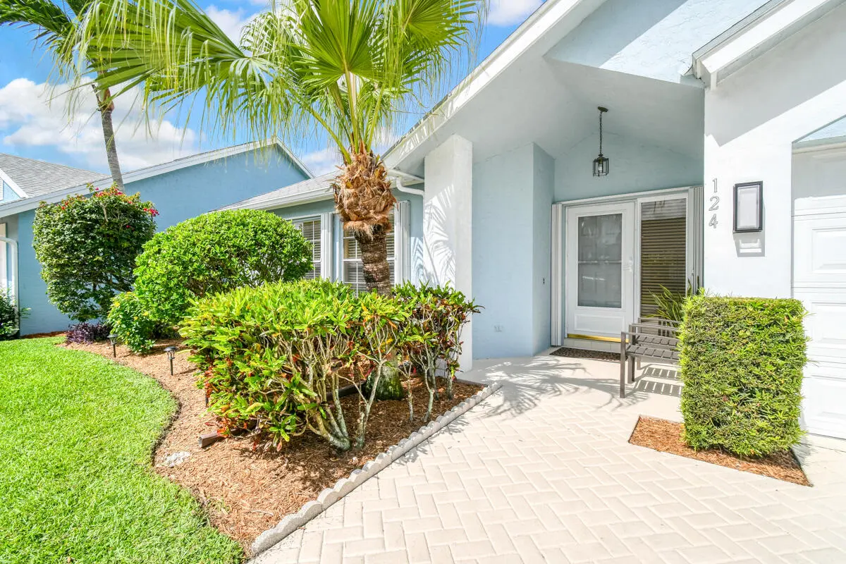 entrance at 124 Adobe Circle, Jupiter