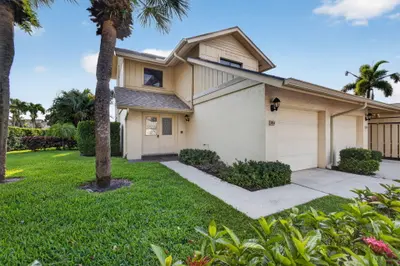 17137 Waterbend Drive 204, Jupiter – leased