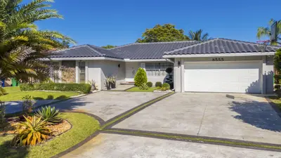 8555 SW 1st Place, Coral Springs – Single Family Residence for sale