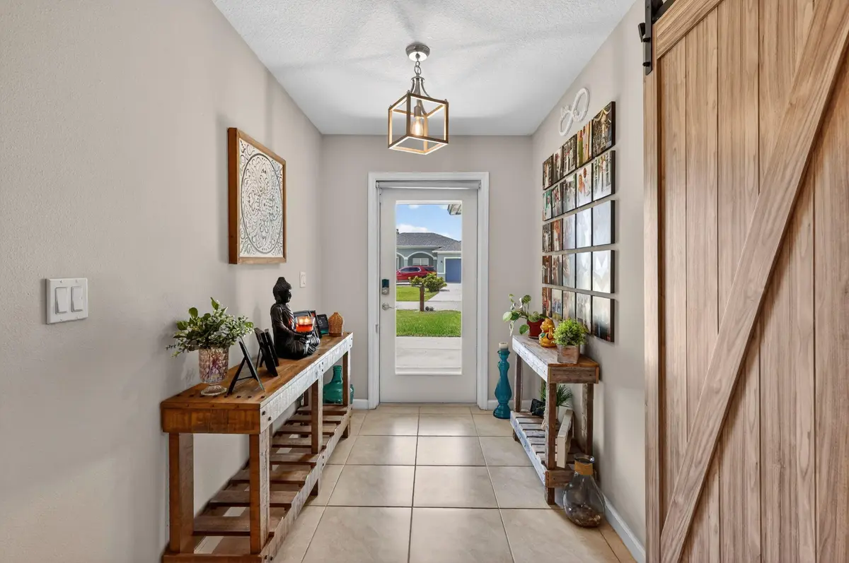 Foyer at 473 SE Streamlet Avenue, Port St. Lucie