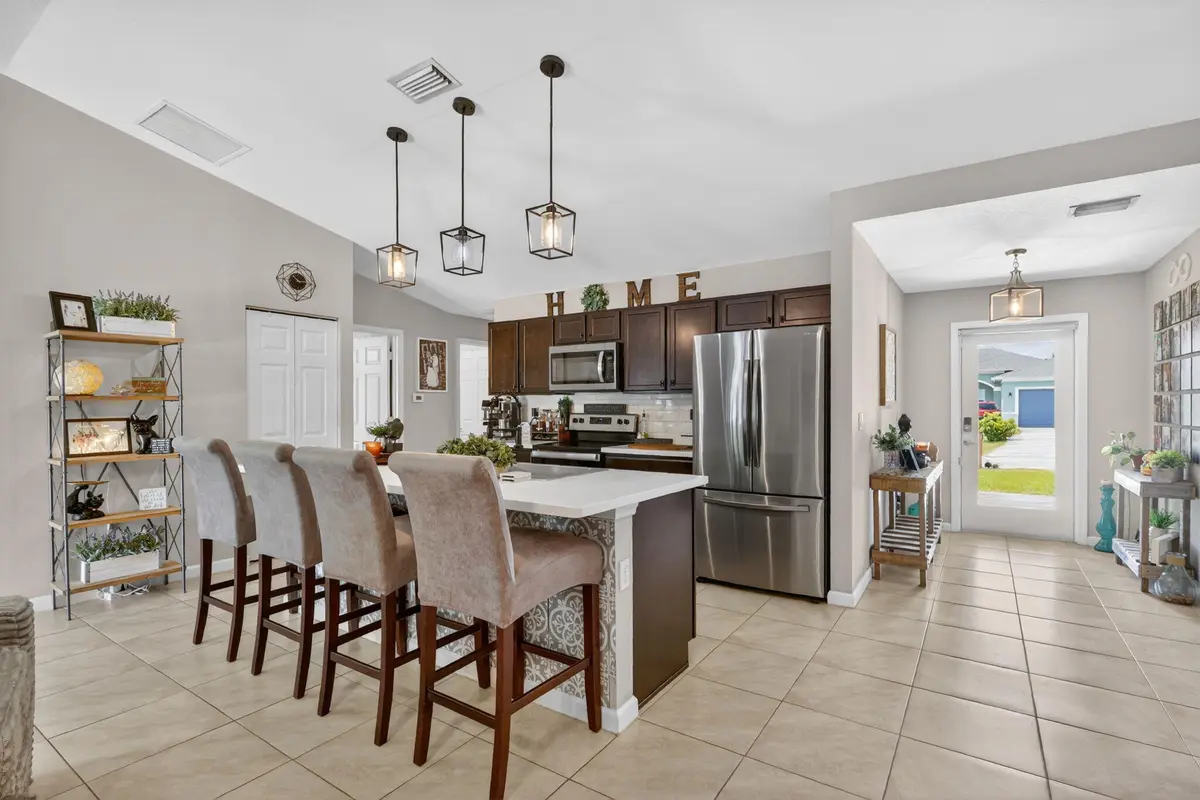 Kitchen at 473 SE Streamlet Avenue, Port St. Lucie