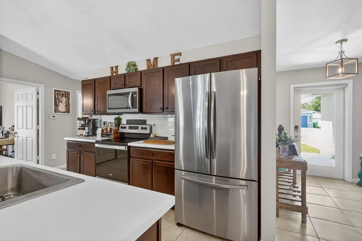Kitchen at 473 SE Streamlet Avenue, Port St. Lucie