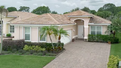 4376 NW Oakbrook Circle, Jensen Beach – Single Family Residence for sale