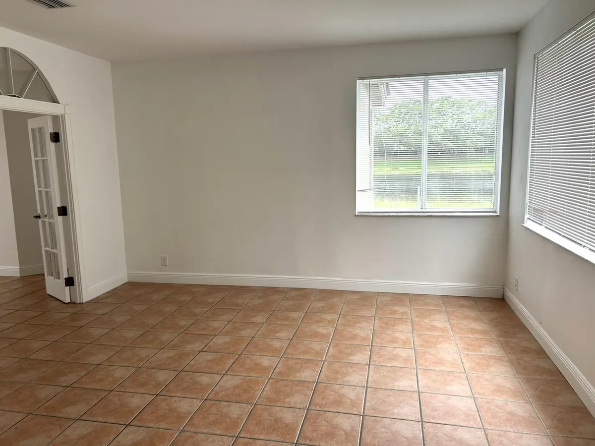 4361 fa at 4361 Dogwood Circle, Weston