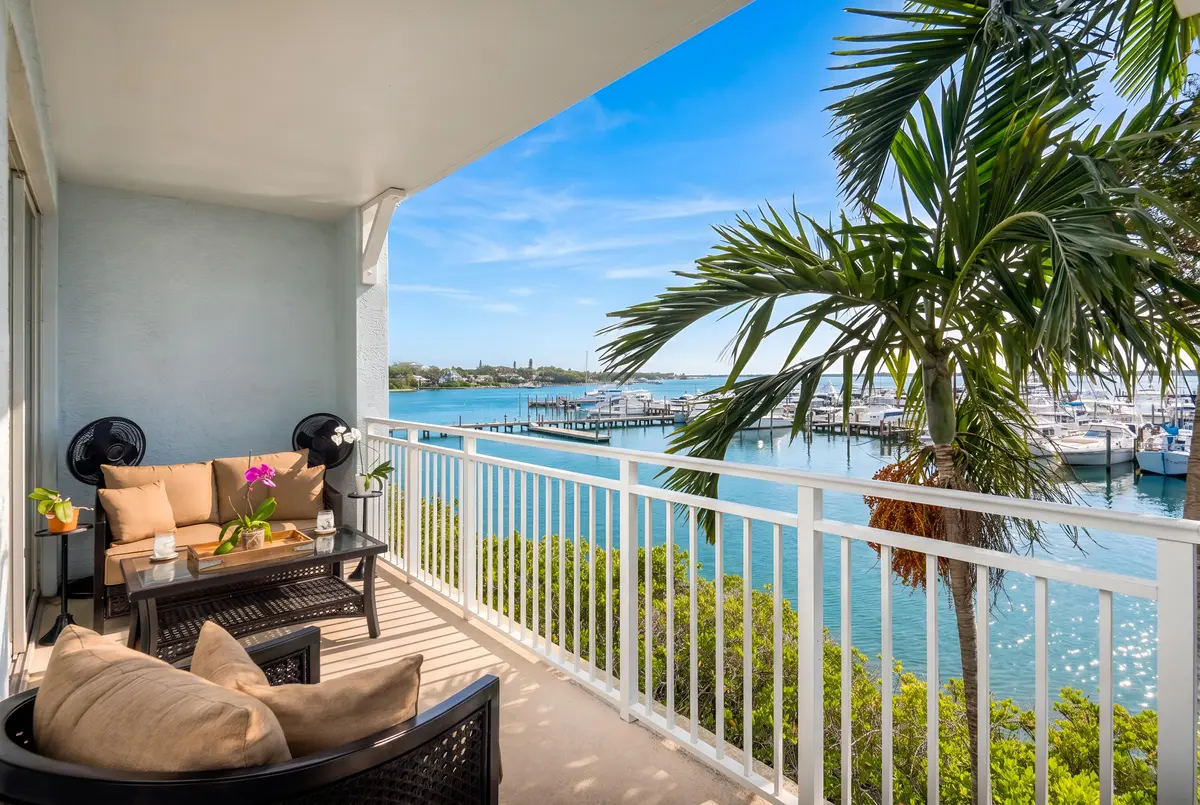 875 NW Flagler Ave Selects-2 at 875 NW Flagler Avenue 203, Stuart