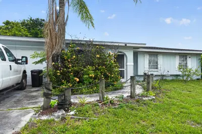 247 Airoso Boulevard, Port St. Lucie – Single Family Residence for sale