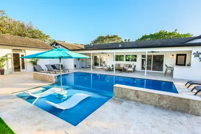3127 Sherwood Boulevard, Delray Beach – Single Family Residence for rent