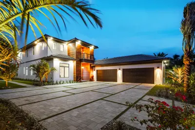 1708 N Lakeside Drive, Lake Worth Beach – Single Family Residence for sale