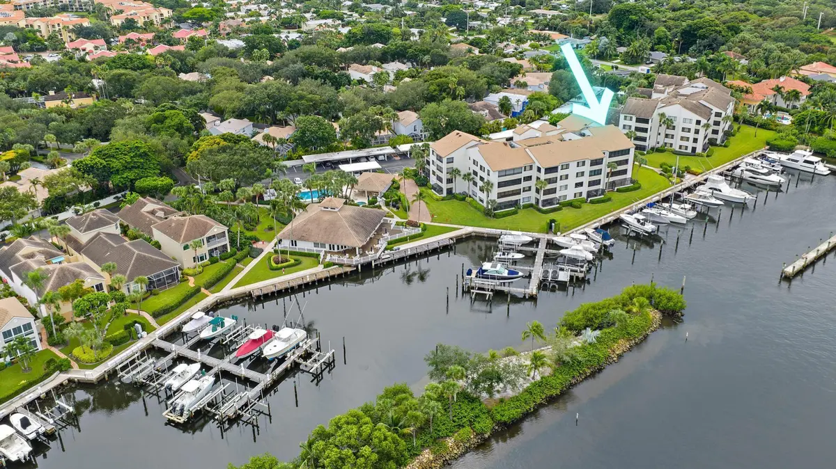 Aerial at 811 Oak Harbour Drive, Juno Beach