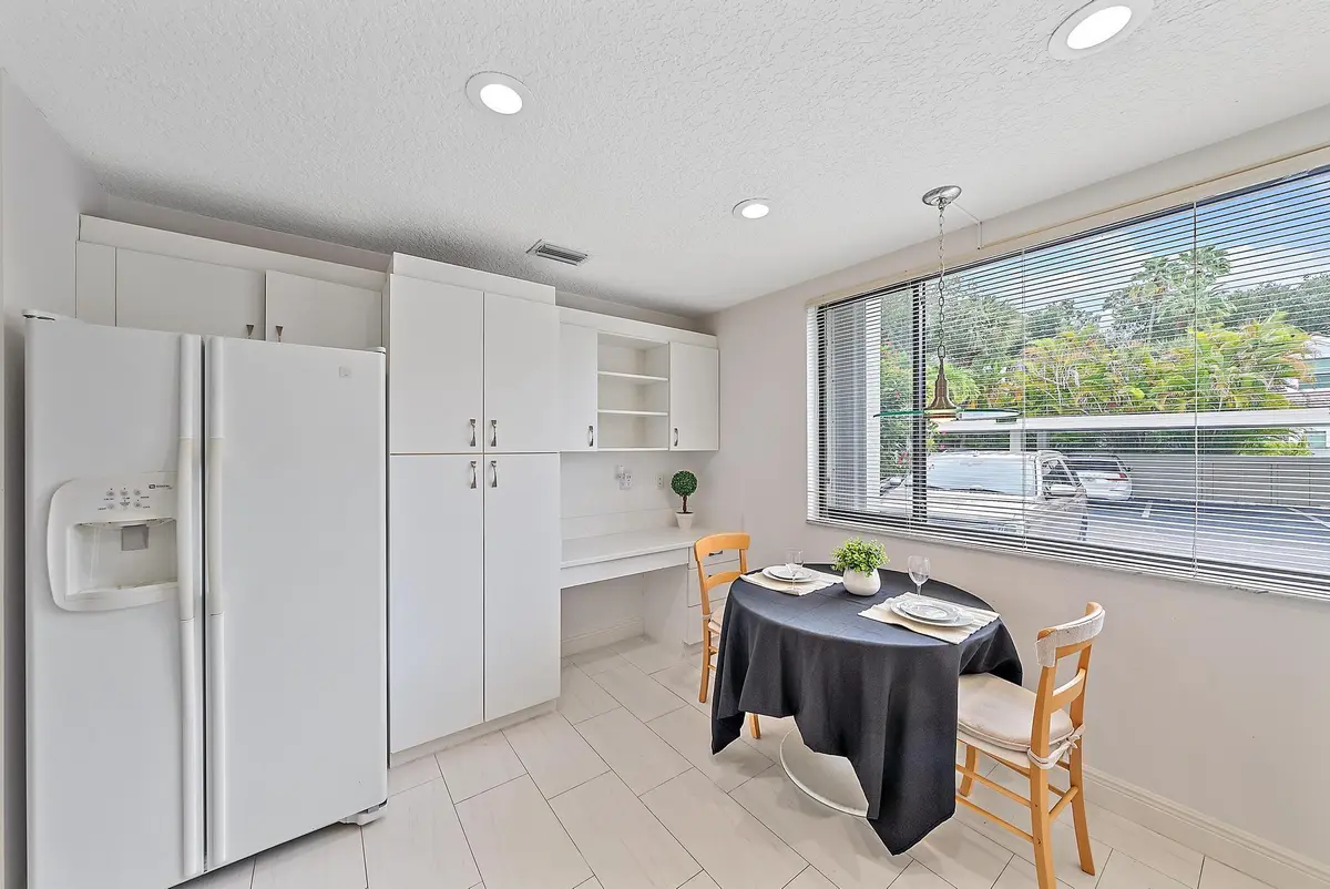 Kitchen at 811 Oak Harbour Drive, Juno Beach