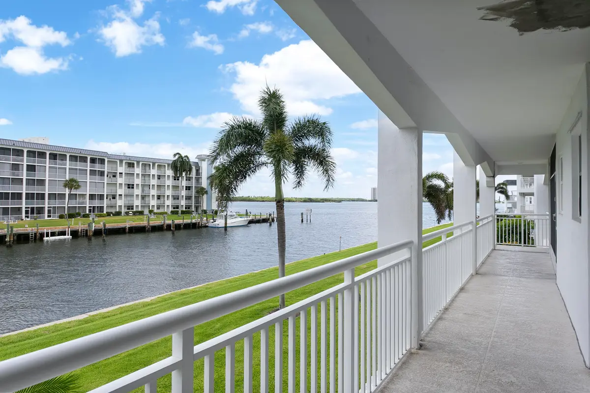 IMG_0223 B at 111 Shore Court 203, North Palm Beach
