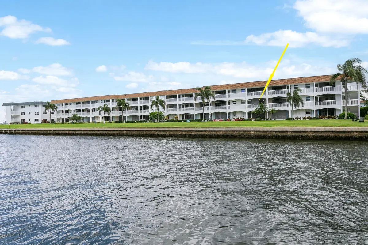 IMG_0251 at 111 Shore Court 203, North Palm Beach