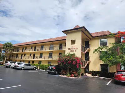 327 Southwind Drive 304, North Palm Beach – leased