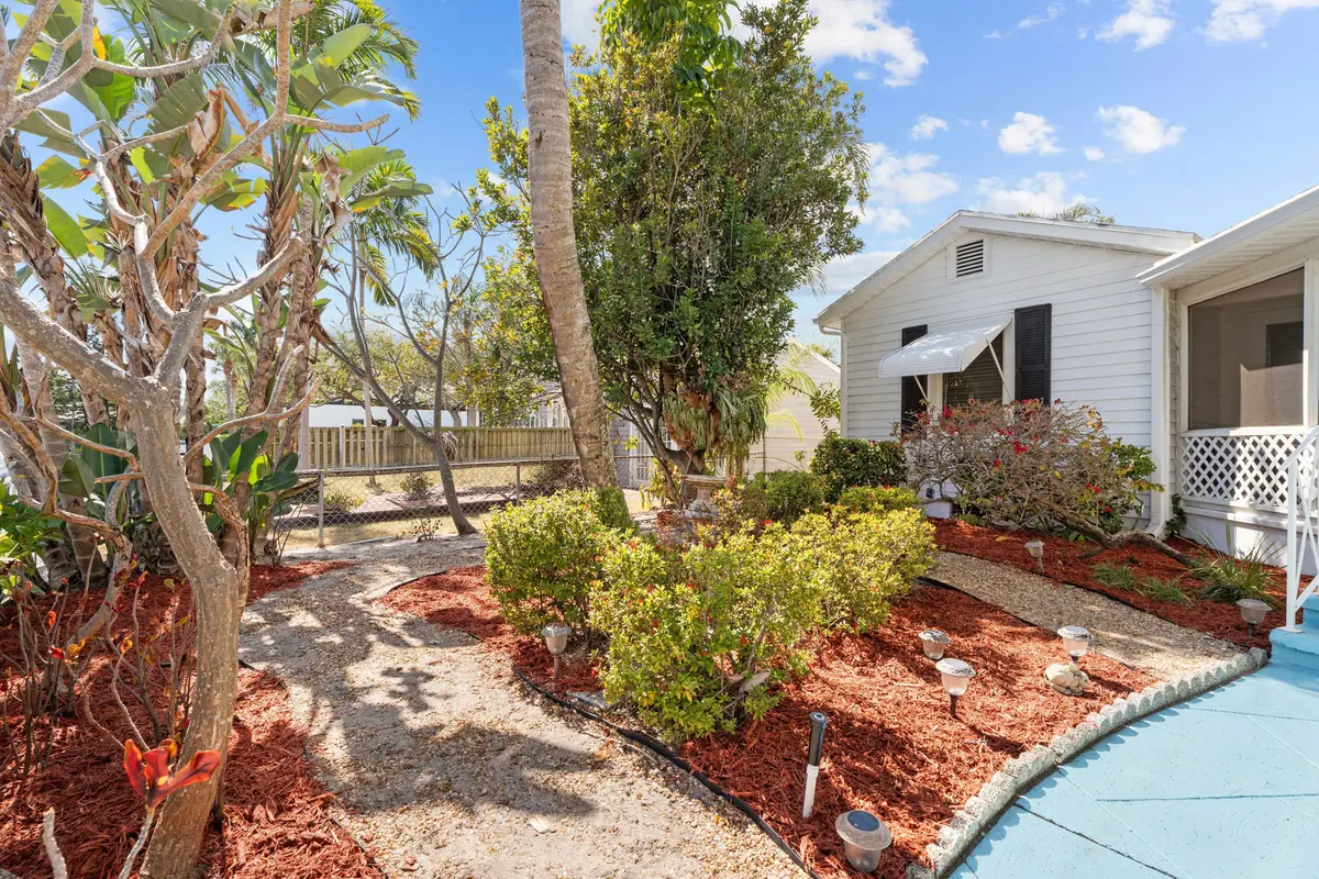 Front garden at 411 S Palmway, Lake Worth Beach