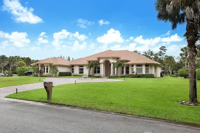 142 Brynhurst Court, West Palm Beach – Single Family Residence for sale