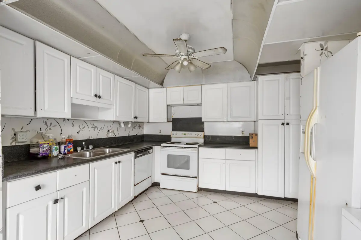 Kitchen at 2805 SW 13th Street 37-d, Delray Beach