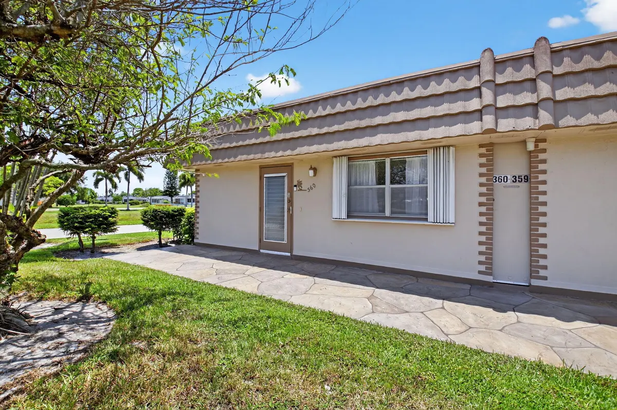Corner Unit at 360 Seville O, Delray Beach