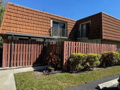 1210 SW 118th Terrace, Davie – Townhouse for rent