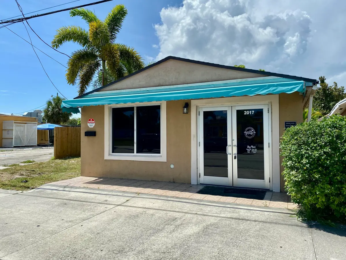 Front at 2017 Ave D, Fort Pierce