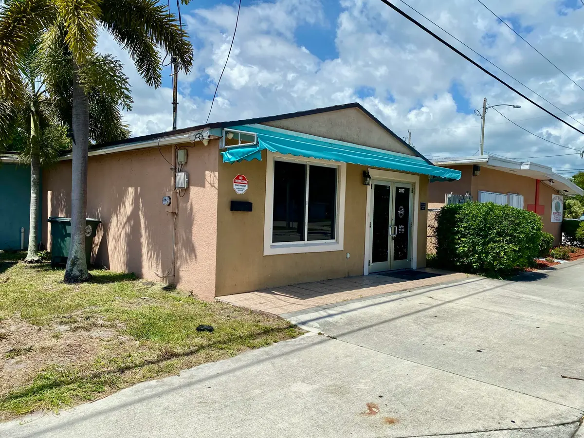Front at 2017 Ave D, Fort Pierce