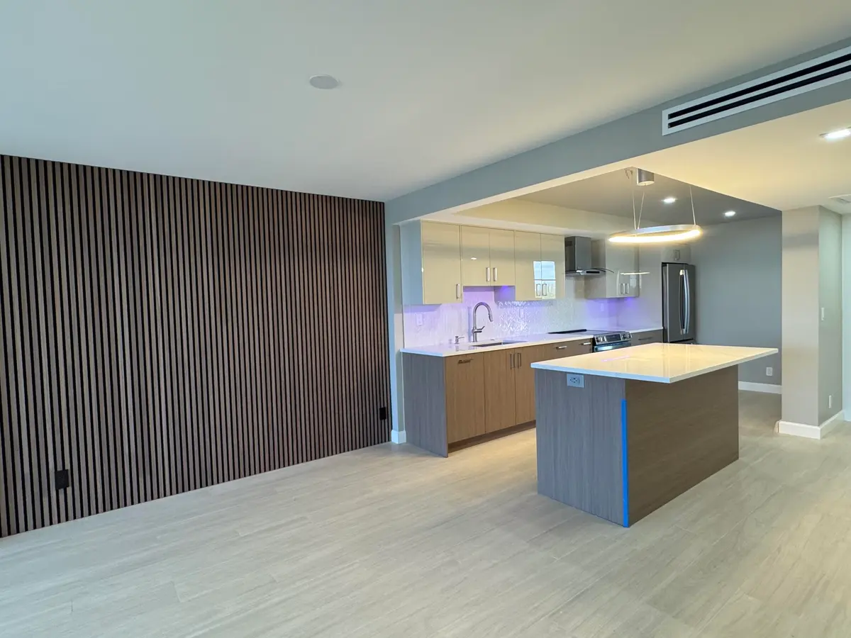 603 DR 1 at 12 Royal Palm Way 603, Boca Raton