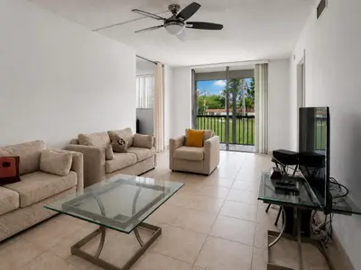 8962 S Hollybrook Boulevard 205, Pembroke Pines – sold