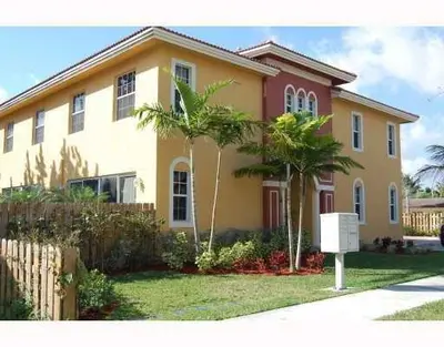 2212 Van Buren Street, Hollywood – sold