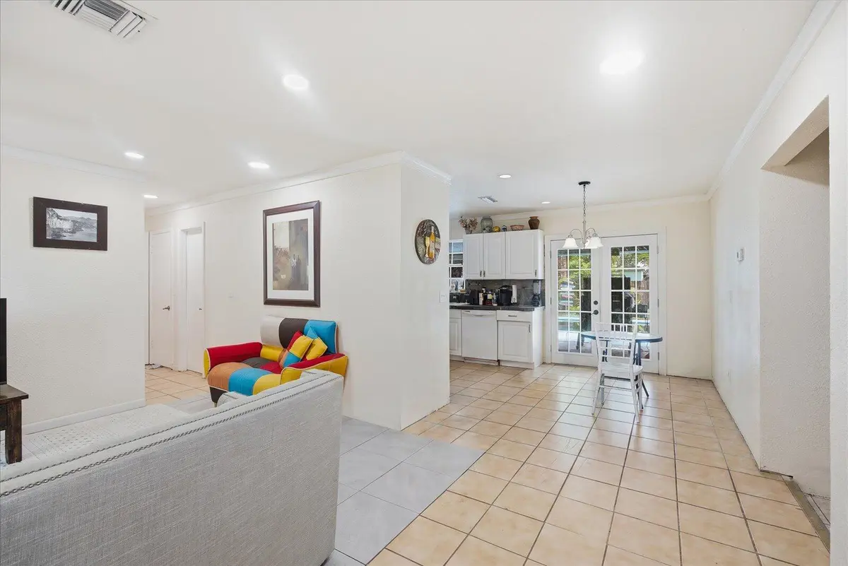 04-dear in new-7 at 325 NW Dearman Street, Port St. Lucie