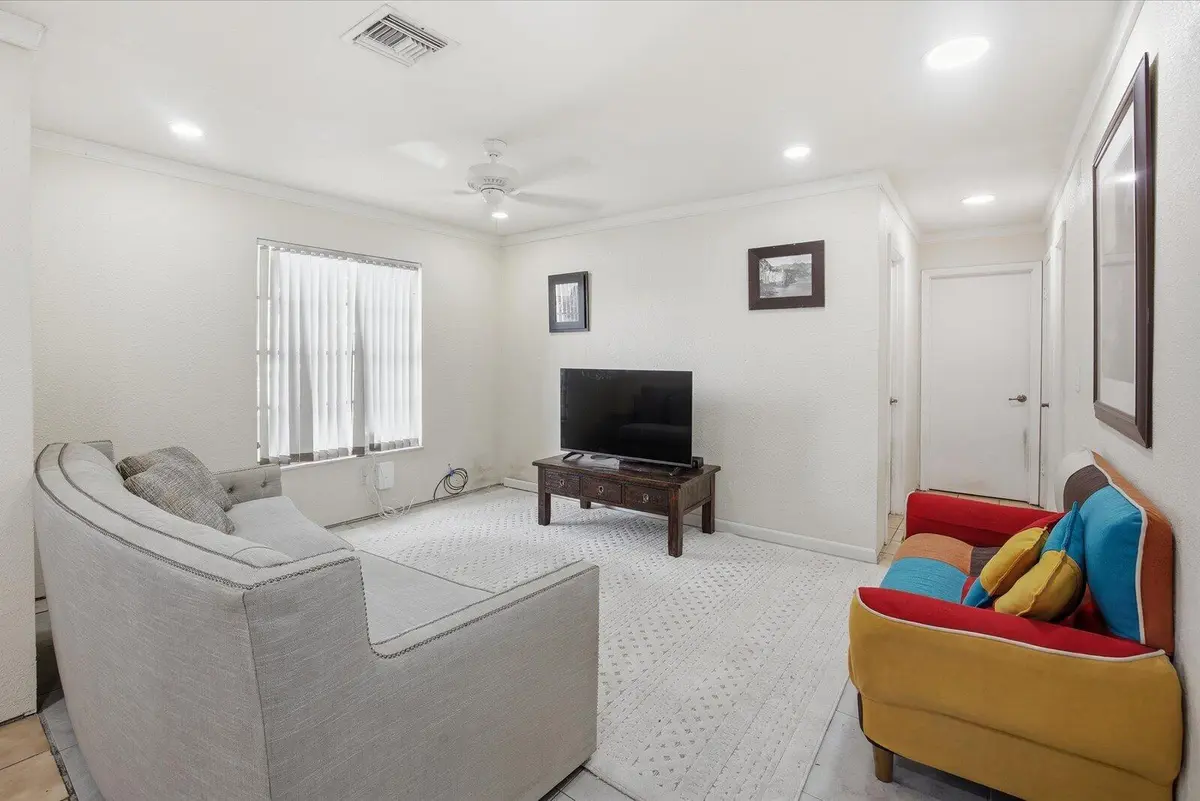 06-dear in new-9 at 325 NW Dearman Street, Port St. Lucie