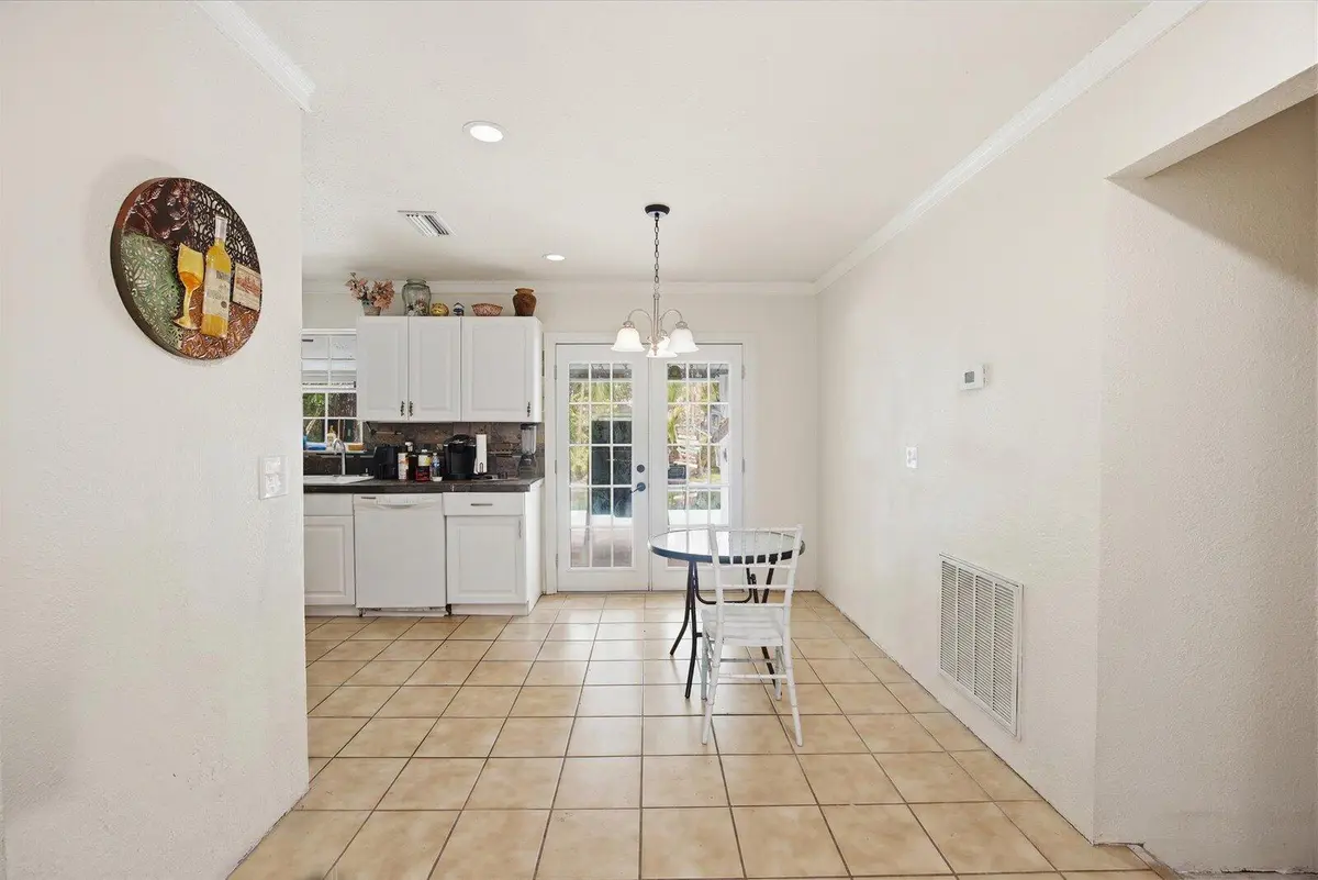 08-dear in new-11 at 325 NW Dearman Street, Port St. Lucie