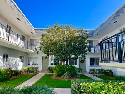 2920 Cynthia Lane 203, Lake Worth Beach – Condominium for rent
