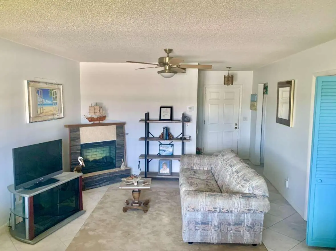 Fick.7 at 200 Greytwig Road 213, Vero Beach