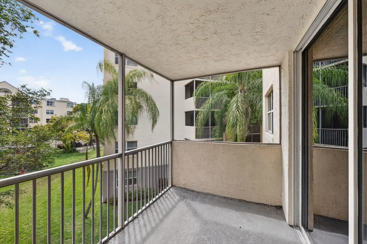 0006--0006 at 8363 Lake Drive 308, Doral