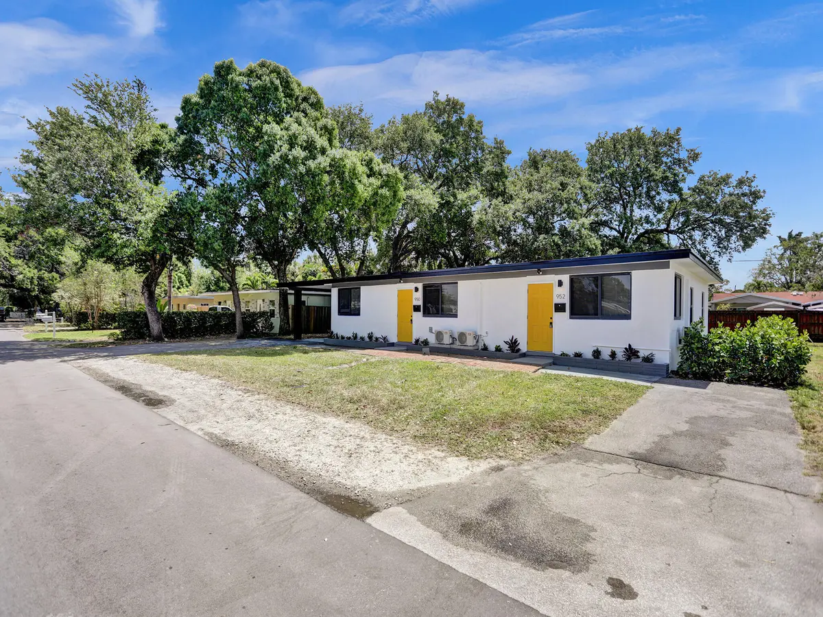 3W1A4270 at 950 SW 29th Street, Fort Lauderdale