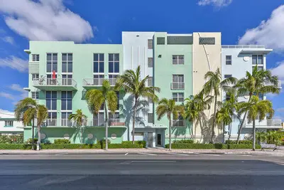 108 Lake Avenue 406, Lake Worth Beach – Condominium for sale