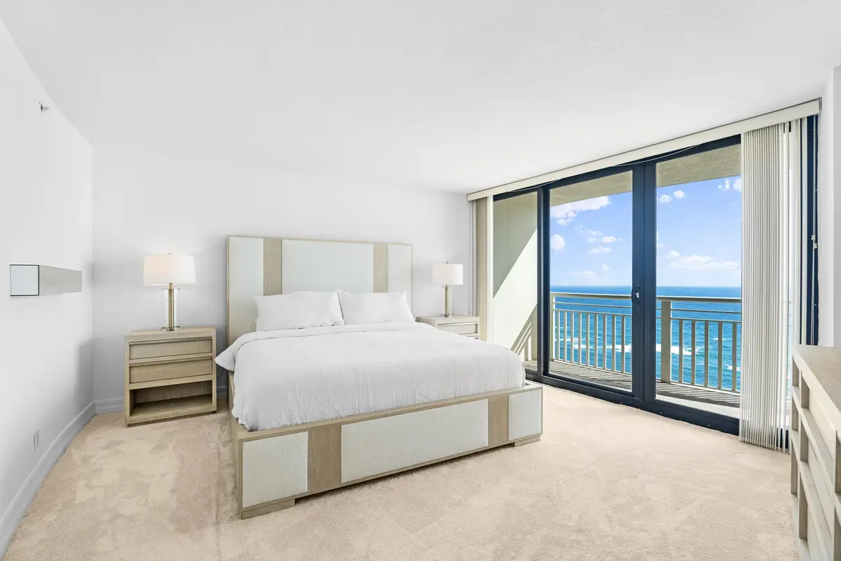 --22 at 3000 N Ocean Drive 28e, Riviera Beach