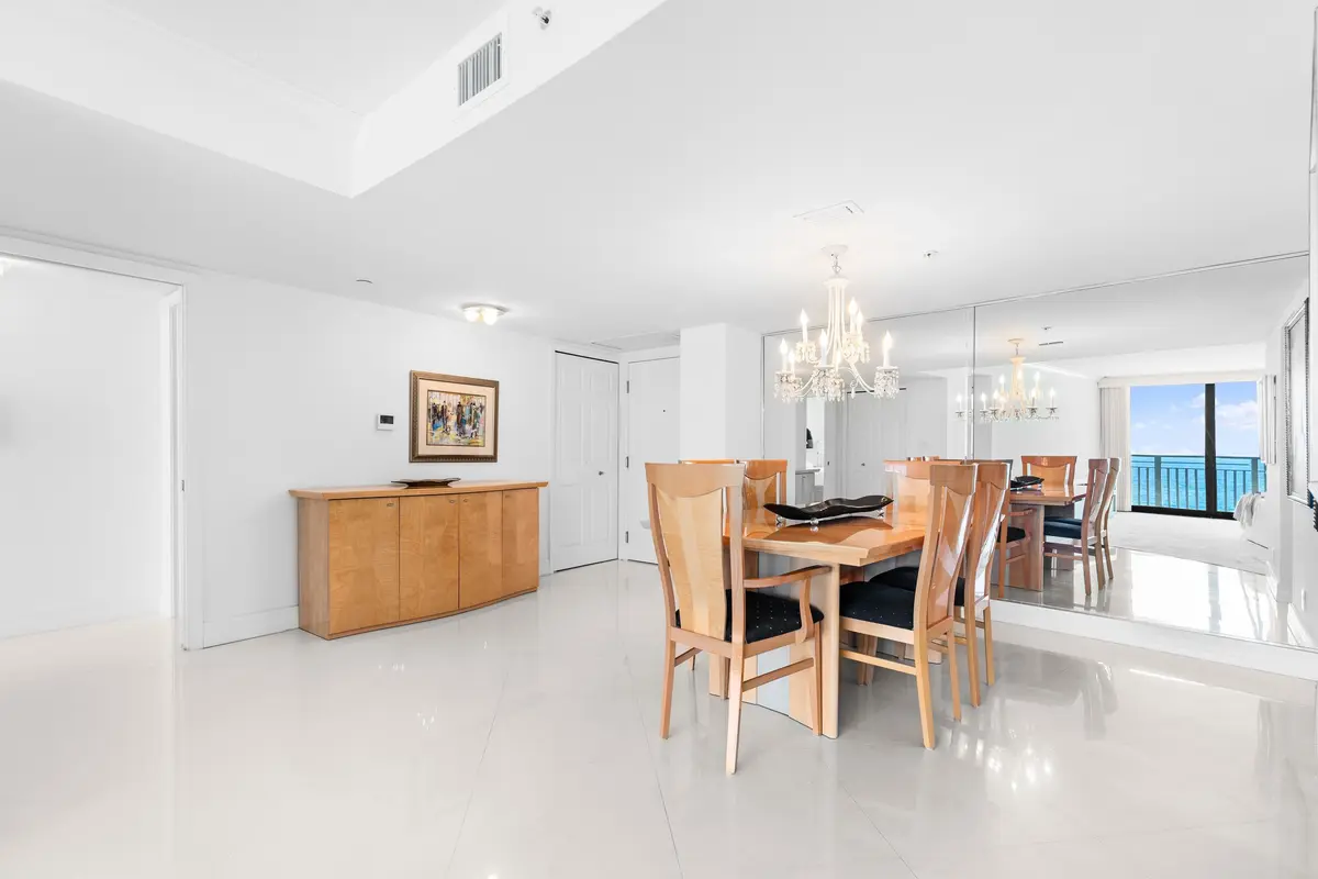 --14 at 3000 N Ocean Drive 28e, Riviera Beach