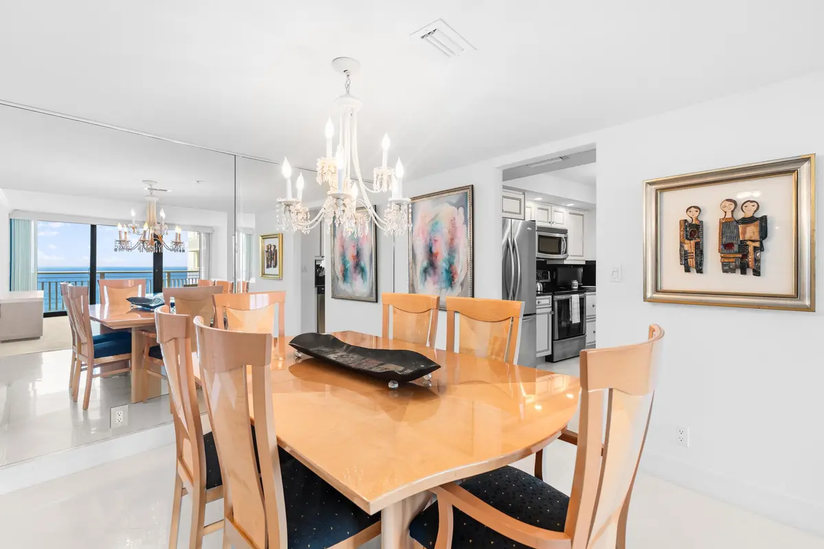 --17 at 3000 N Ocean Drive 28e, Riviera Beach