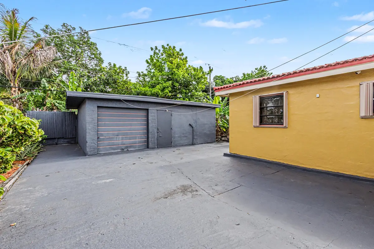 6417-5 at 6417 SW 23rd Street, Miramar