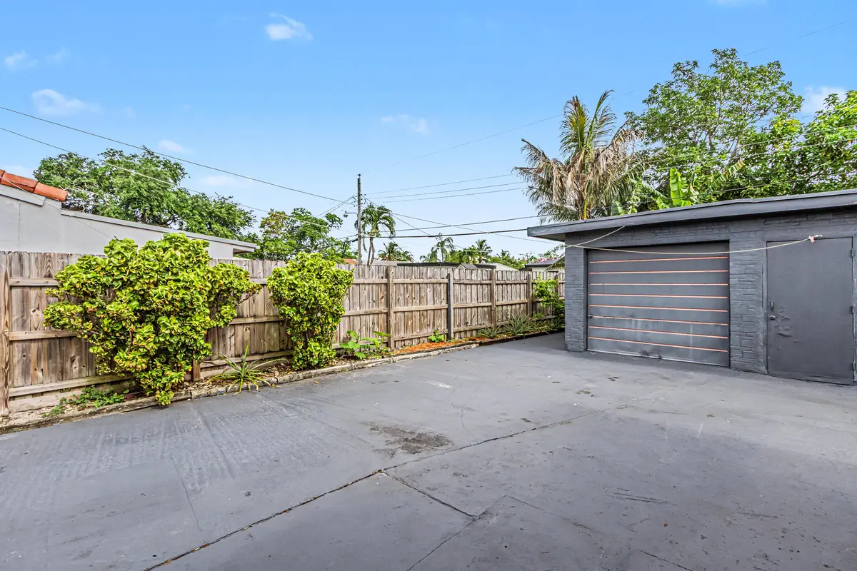 6417-6 at 6417 SW 23rd Street, Miramar