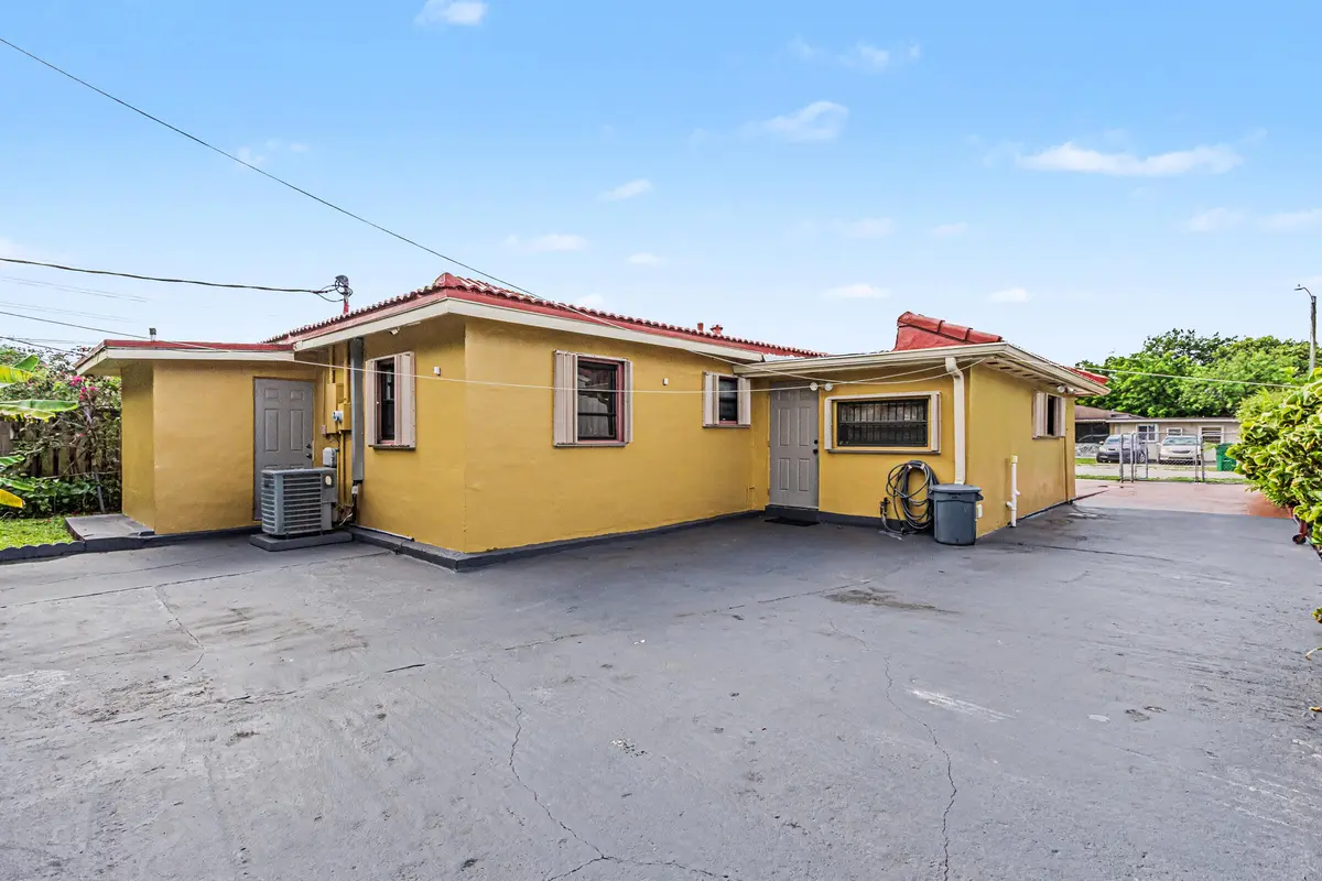 6417-8 at 6417 SW 23rd Street, Miramar
