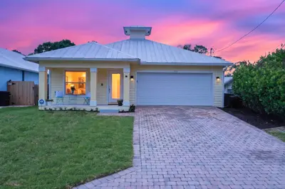 798 SW 33rd Street, Palm City – Single Family Residence for sale
