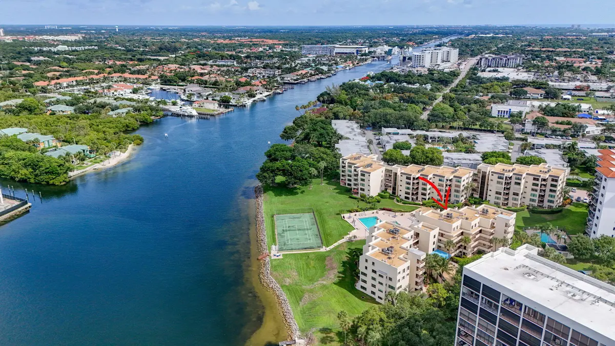 Intracoastal living at 364 Golfview Road 506, North Palm Beach