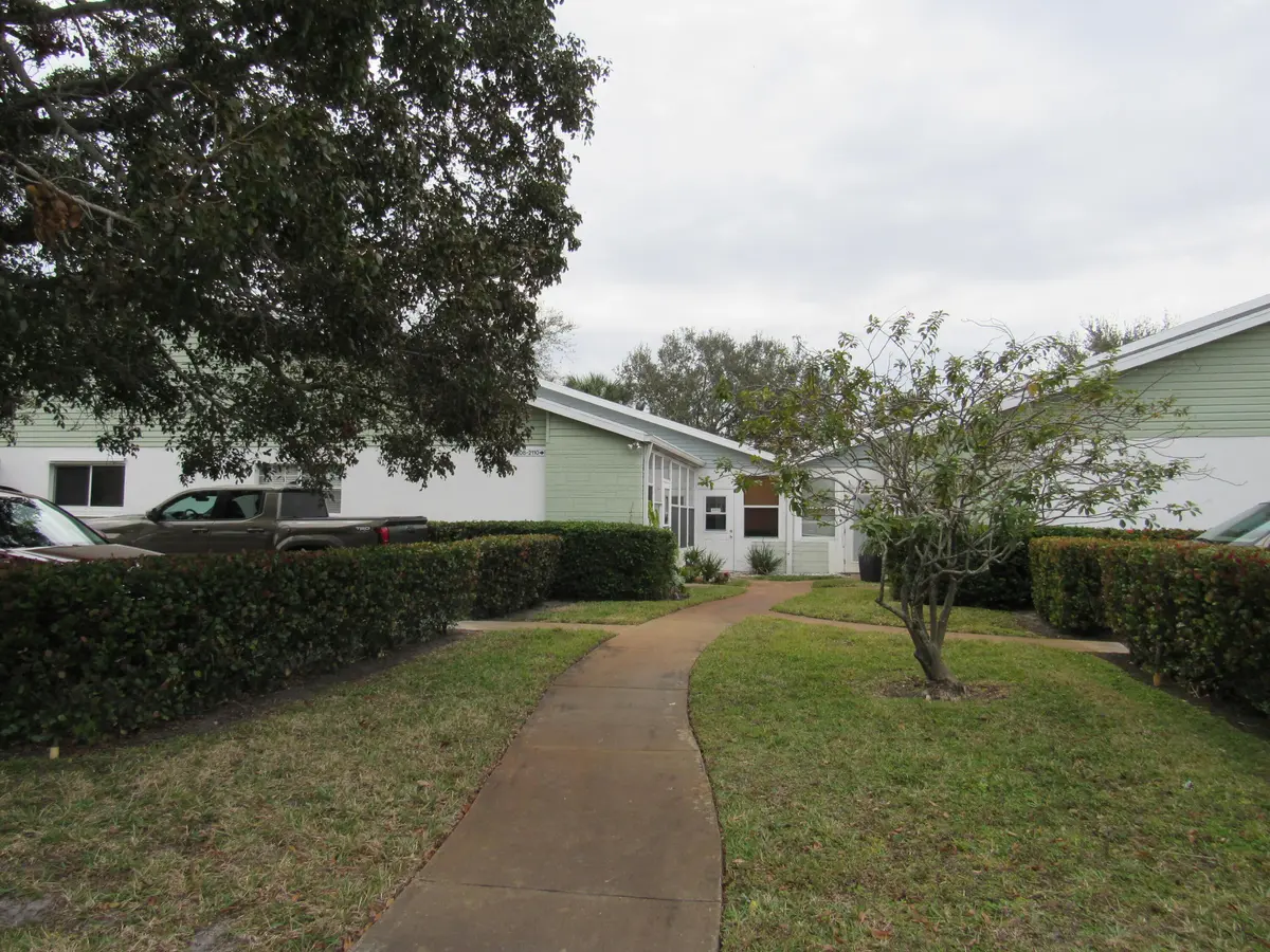IMG_2076 at 2110 SE Edler Drive, Stuart