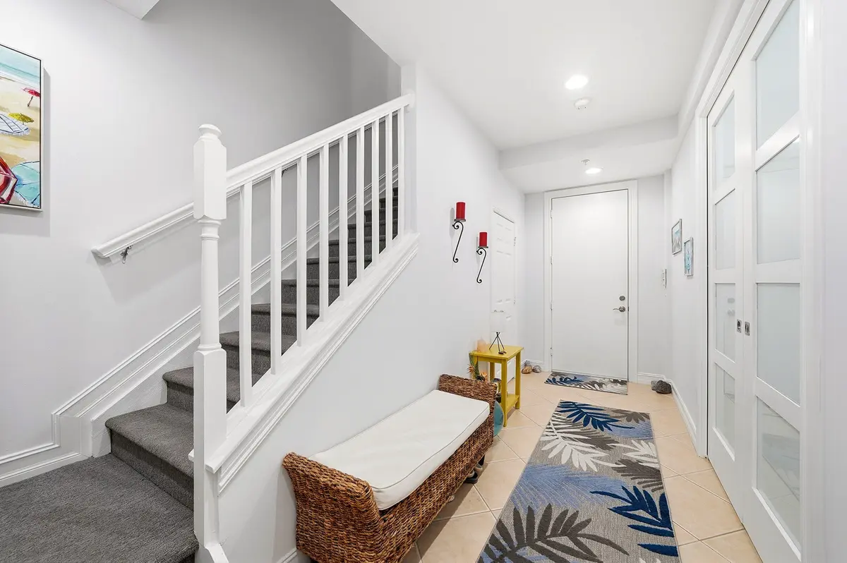 Foyer at 2265 NE 9th Avenue, Wilton Manors